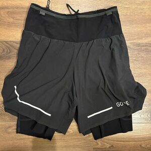 Gorewear Concurve running shorts size Medium Black built in liner wide waistband